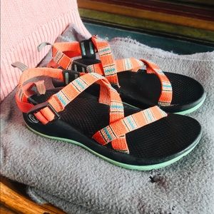 Chacos!